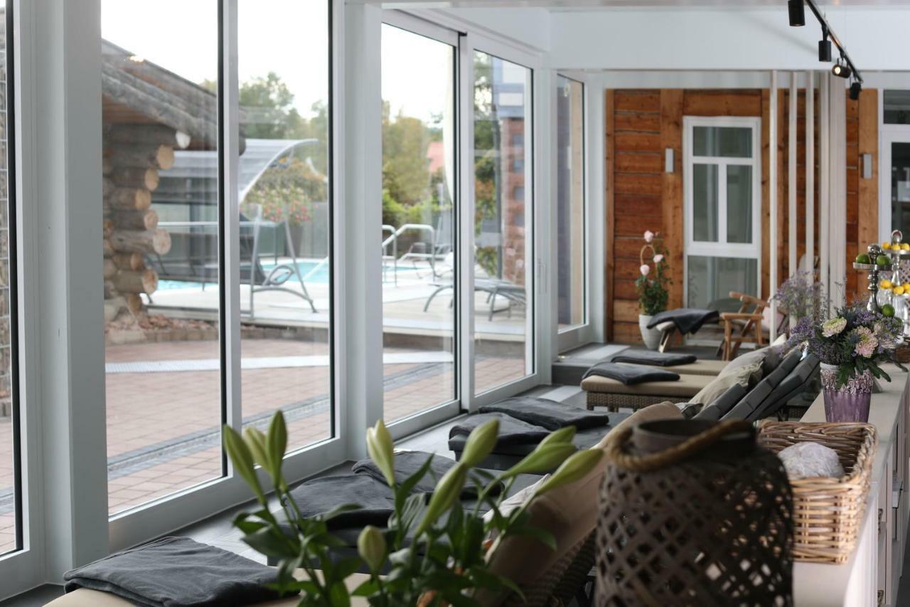 Seehotel Niedernberg - Das Dorf Am See Esterno foto