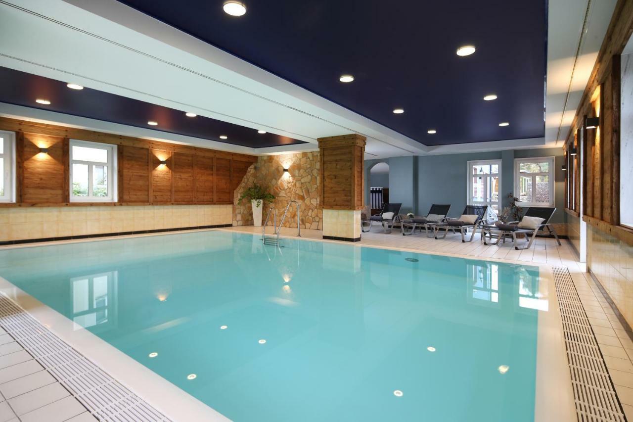 Seehotel Niedernberg - Das Dorf Am See Esterno foto