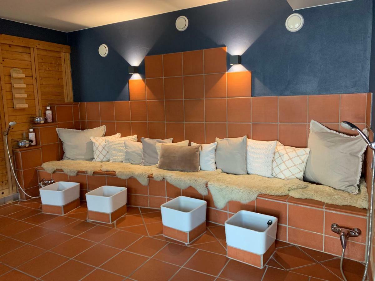 Seehotel Niedernberg - Das Dorf Am See Esterno foto